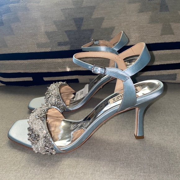 Badgley Mischka kate mist blue crystals pearls wedding bridal sandals 9M NWT - Picture 3 of 10